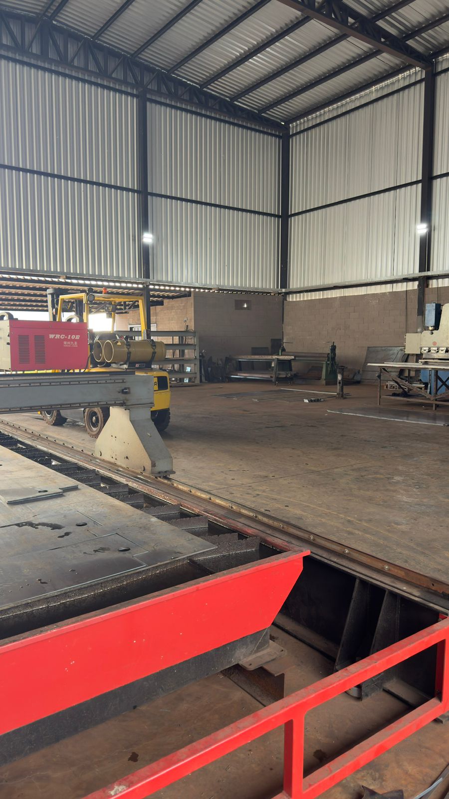 Máquina de corte CNC de grande porte